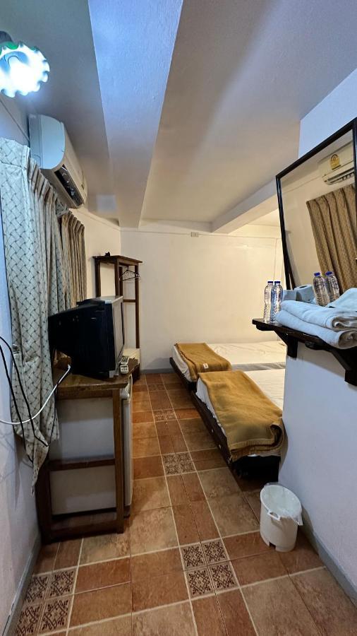 Relax Guest House Patong Eksteriør billede