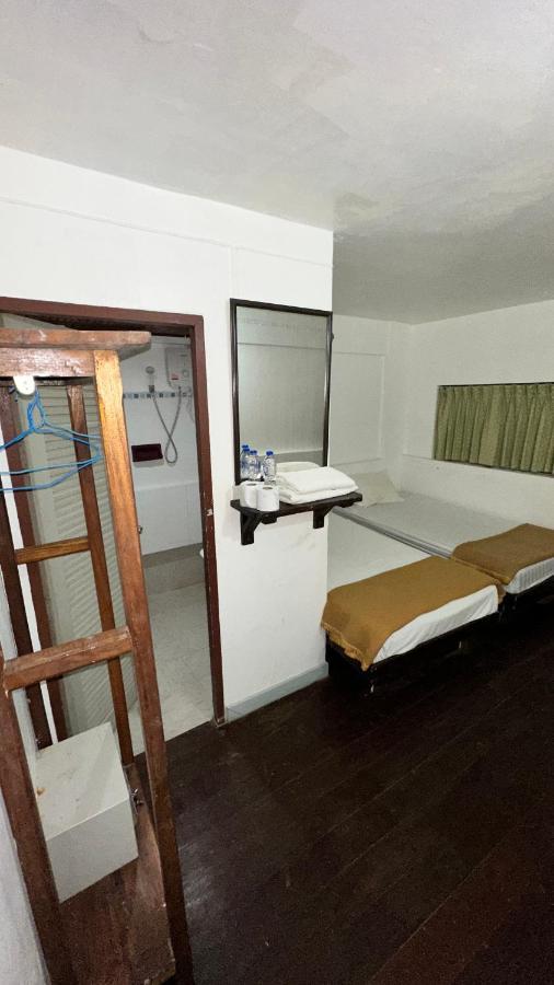 Relax Guest House Patong Eksteriør billede